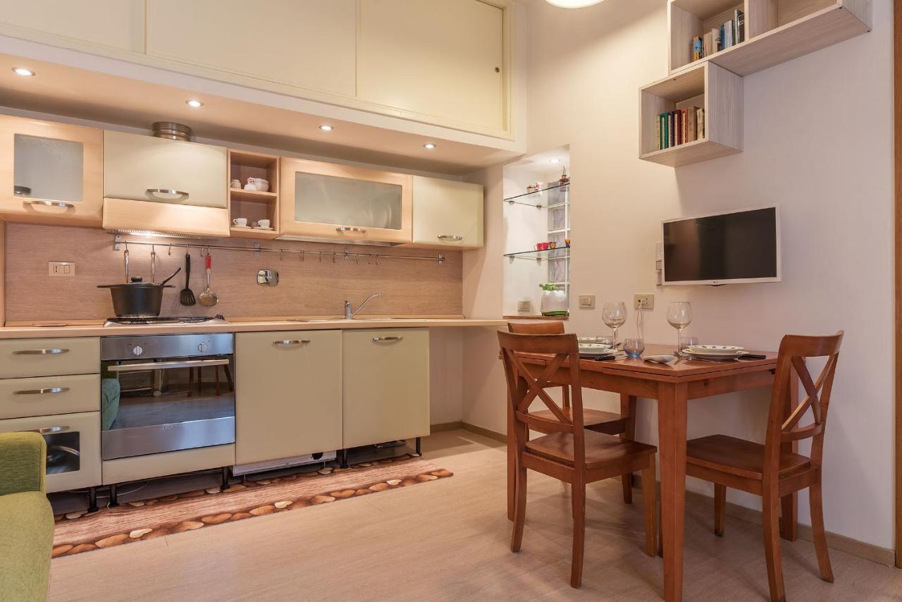 Coronari Central Apartment โรม ภายนอก รูปภาพ