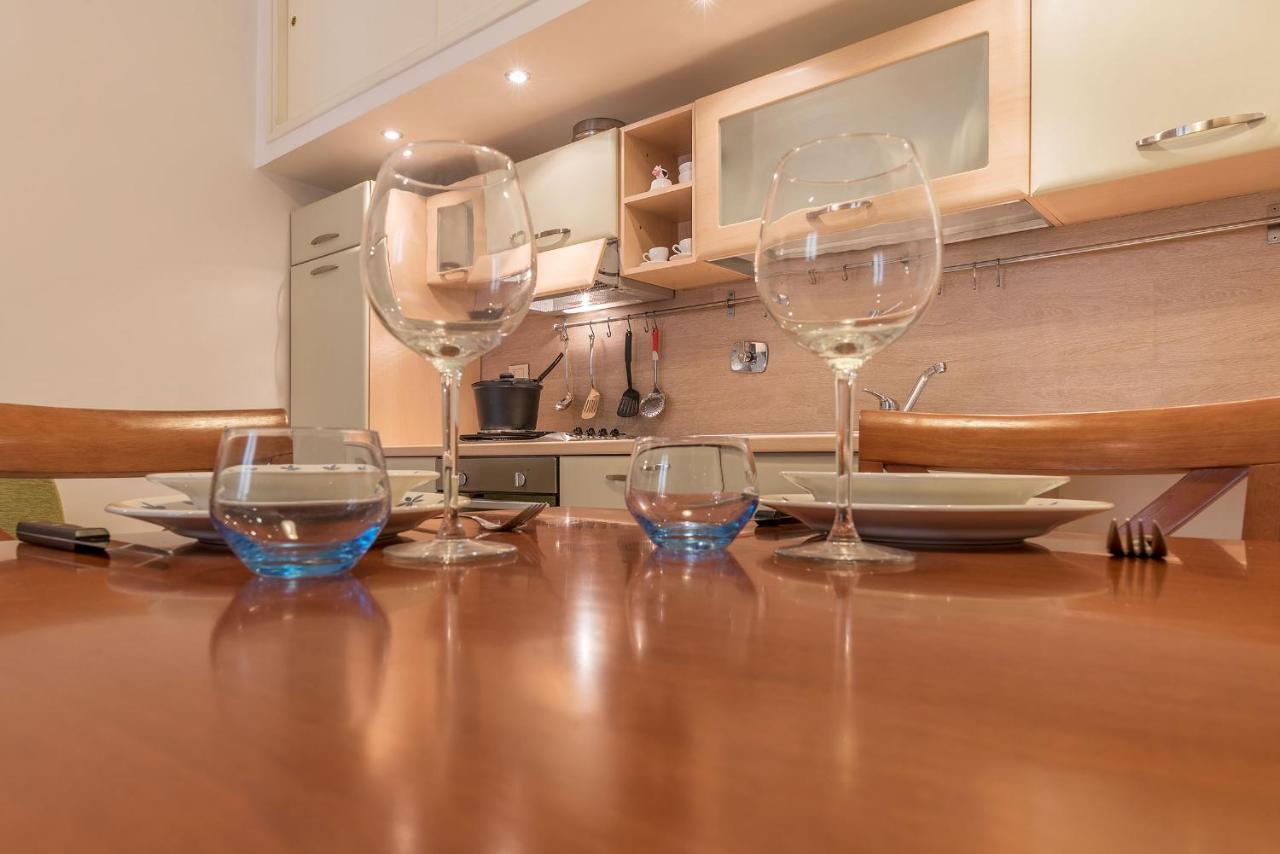 Coronari Central Apartment โรม ภายนอก รูปภาพ